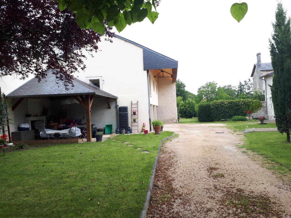 Gite Amanala Poitou Saint-Genest-d'Ambiere Exteriér fotografie